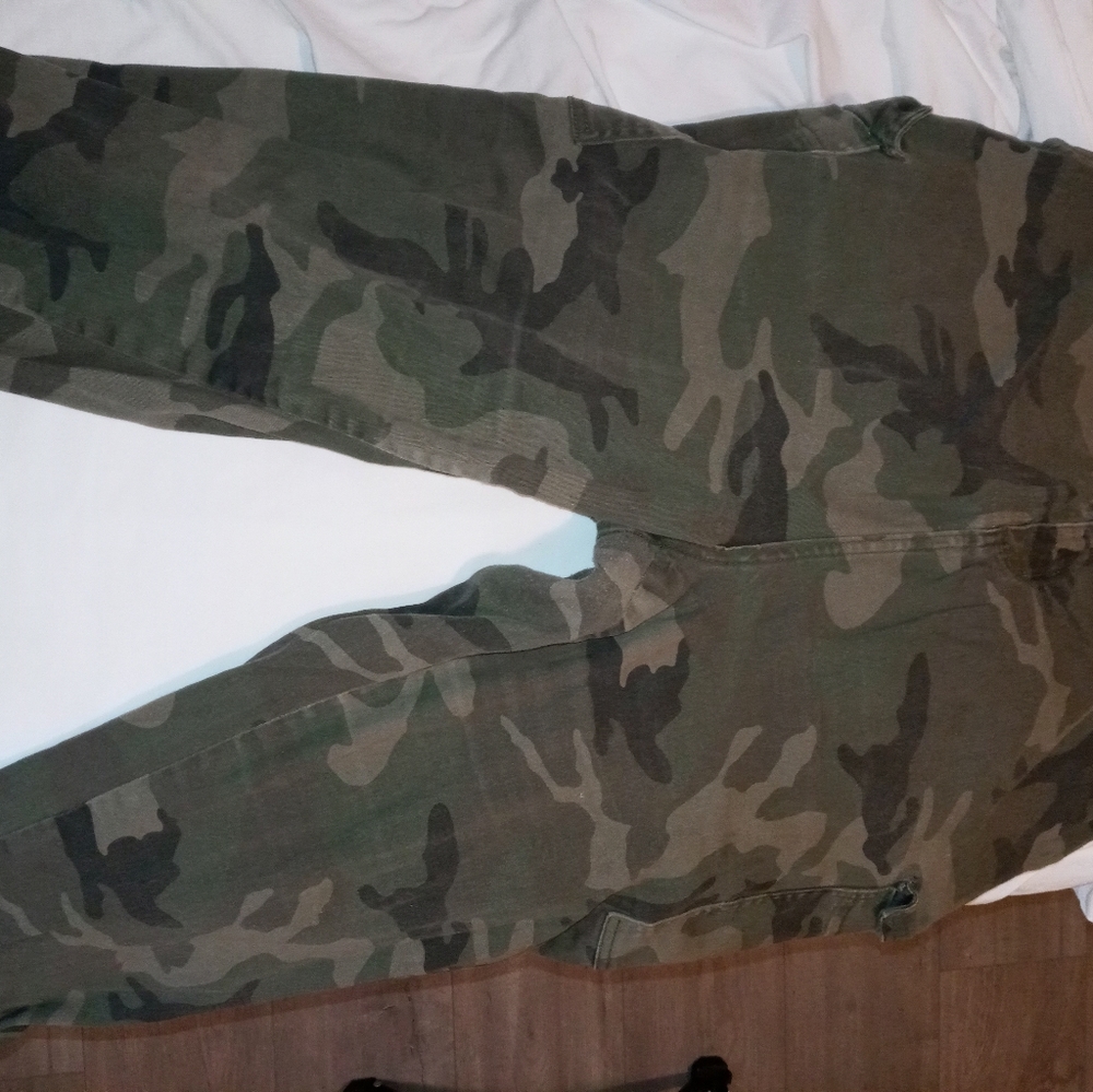 WOMENS CAMO PANTS SIZE 2XL